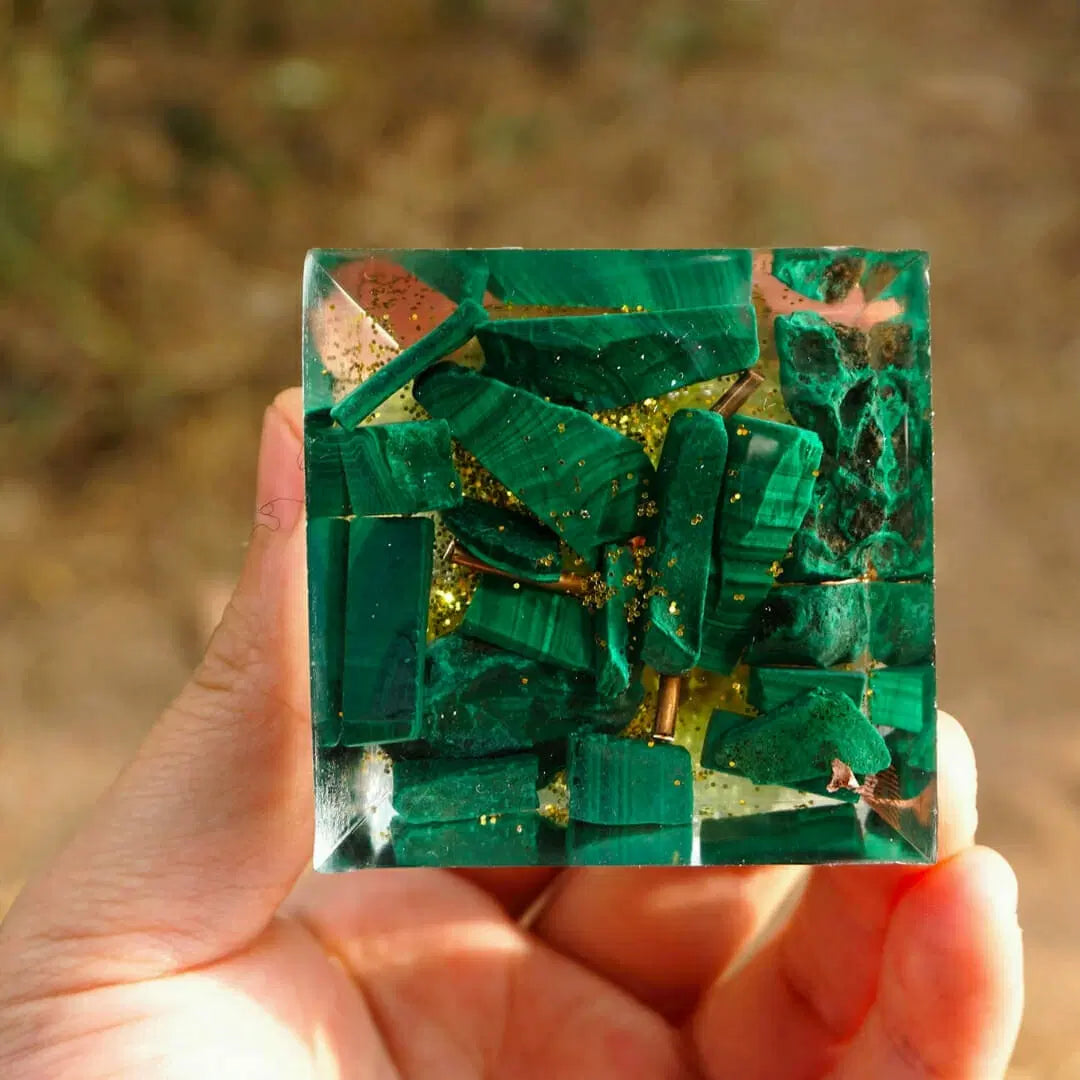 Pirâmide Orgonite De Malaquita Árvore Da Vida