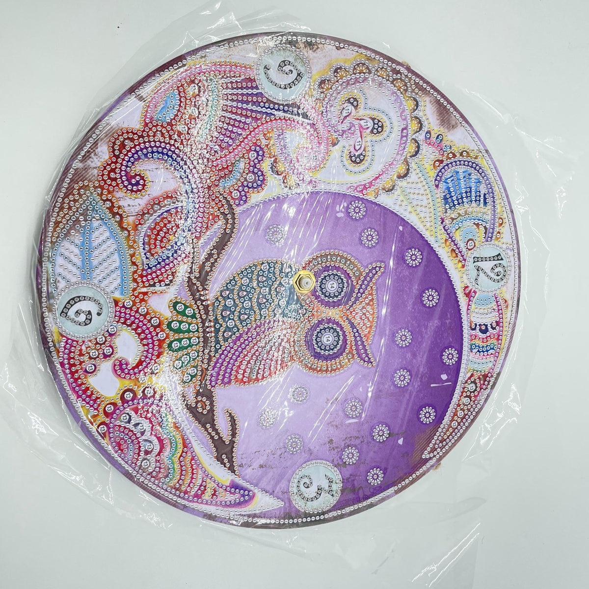 Relógio de ferro com pintura de diamante