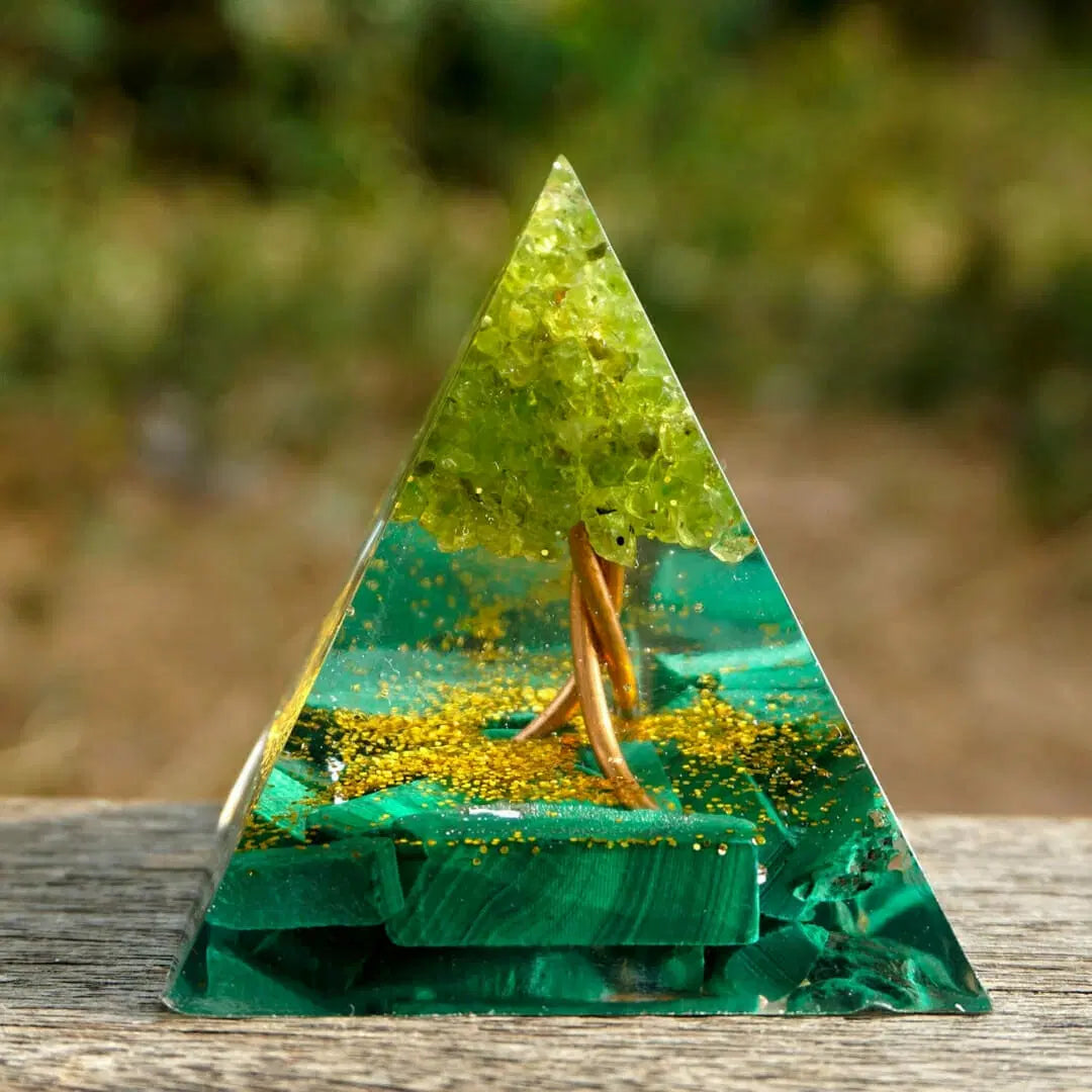 Pirâmide Orgonite De Malaquita Árvore Da Vida